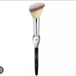 IT Cosmetics Heavenly Luxe Makeup Brush - Silver and Black Number 4 brush